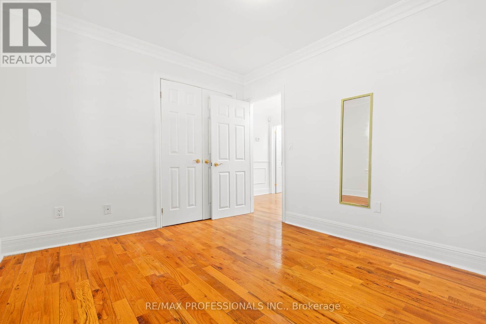 560 Meadow Wood Road, Mississauga (Clarkson), Ontario  L5J 2S3 - Photo 28 - W12842808