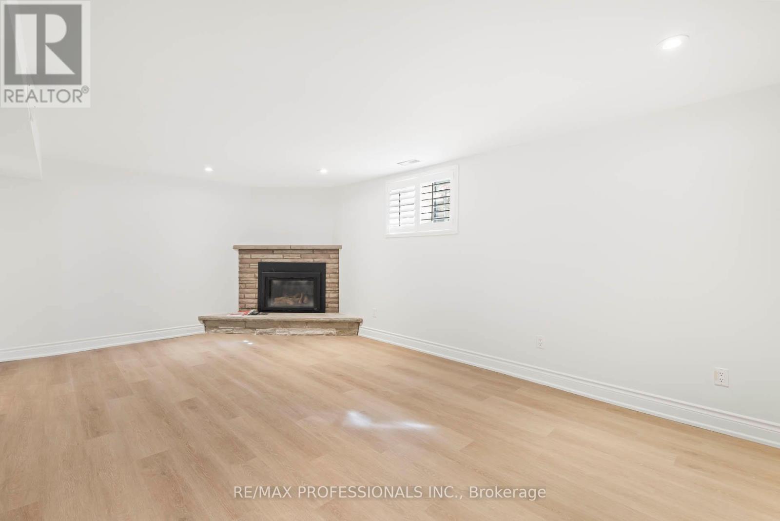 560 Meadow Wood Road, Mississauga (Clarkson), Ontario  L5J 2S3 - Photo 31 - W12842808