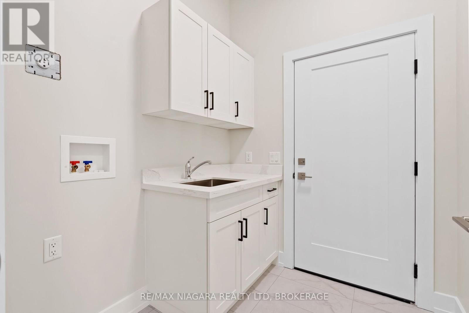 1 - 41 Ivy Crescent, Thorold, Ontario  L2V 0J9 - Photo 11 - X12844912