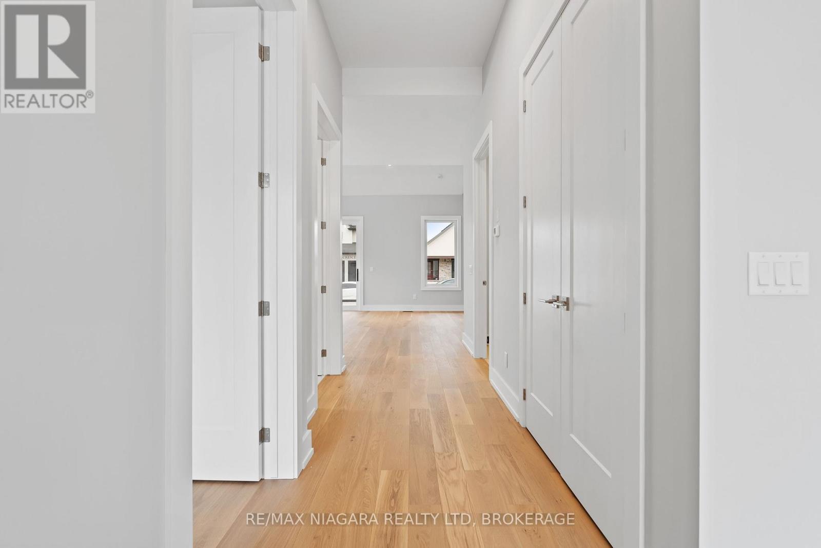 1 - 41 Ivy Crescent, Thorold, Ontario  L2V 0J9 - Photo 5 - X12844912