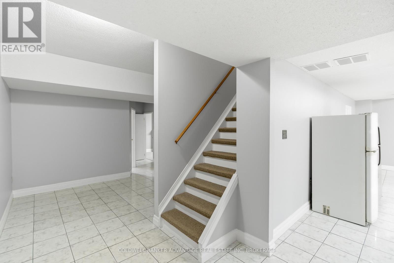 137 Valera Drive, Hamilton, Ontario L8E 4T1 - Photo 36 - X12844934