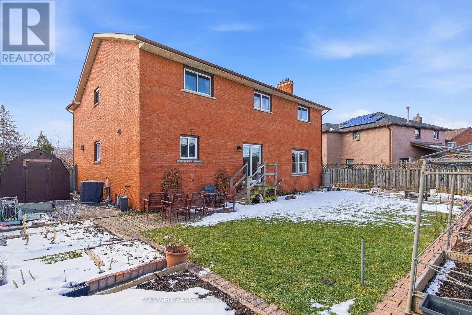 137 Valera Drive, Hamilton, Ontario L8E 4T1 - Photo 5 - X12844934