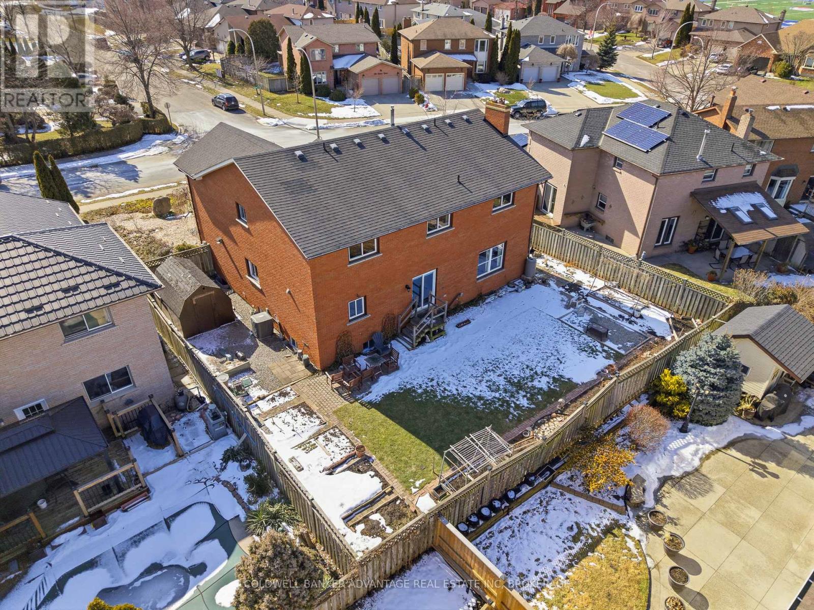 137 Valera Drive, Hamilton, Ontario L8E 4T1 - Photo 9 - X12844934