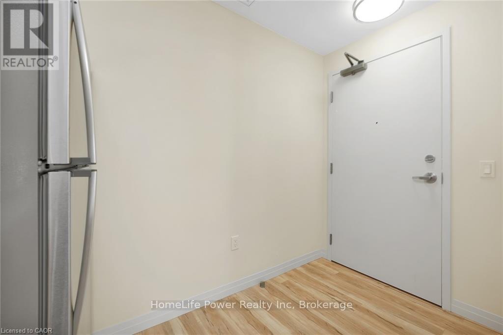 325 - 301 Westmount Road W, Kitchener, Ontario  N2M 5M9 - Photo 11 - X12844926
