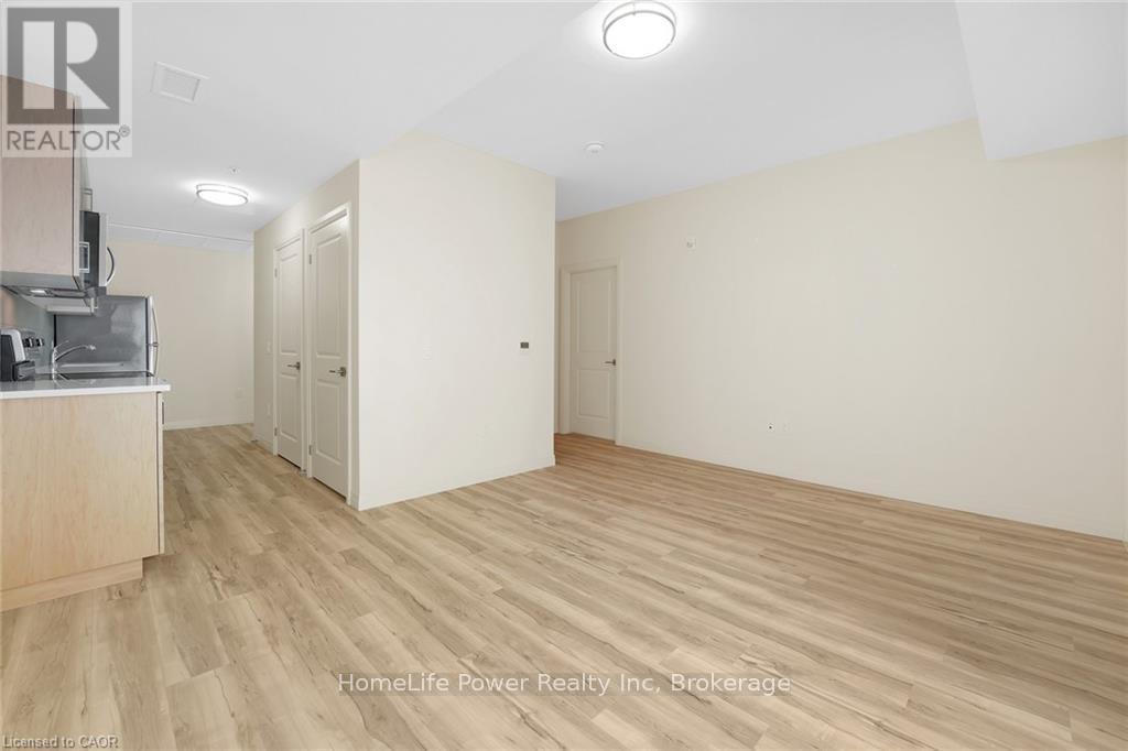 325 - 301 Westmount Road W, Kitchener, Ontario  N2M 5M9 - Photo 3 - X12844926