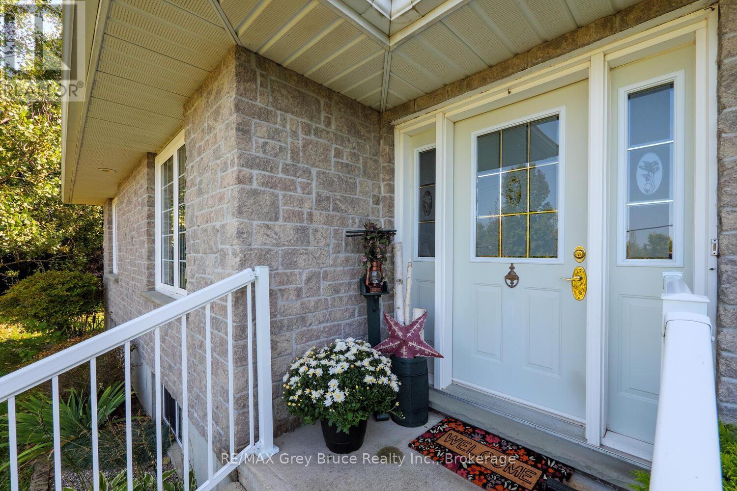 501204 Grey 1 Road, Georgian Bluffs, Ontario  N0H 2T0 - Photo 4 - X12844972