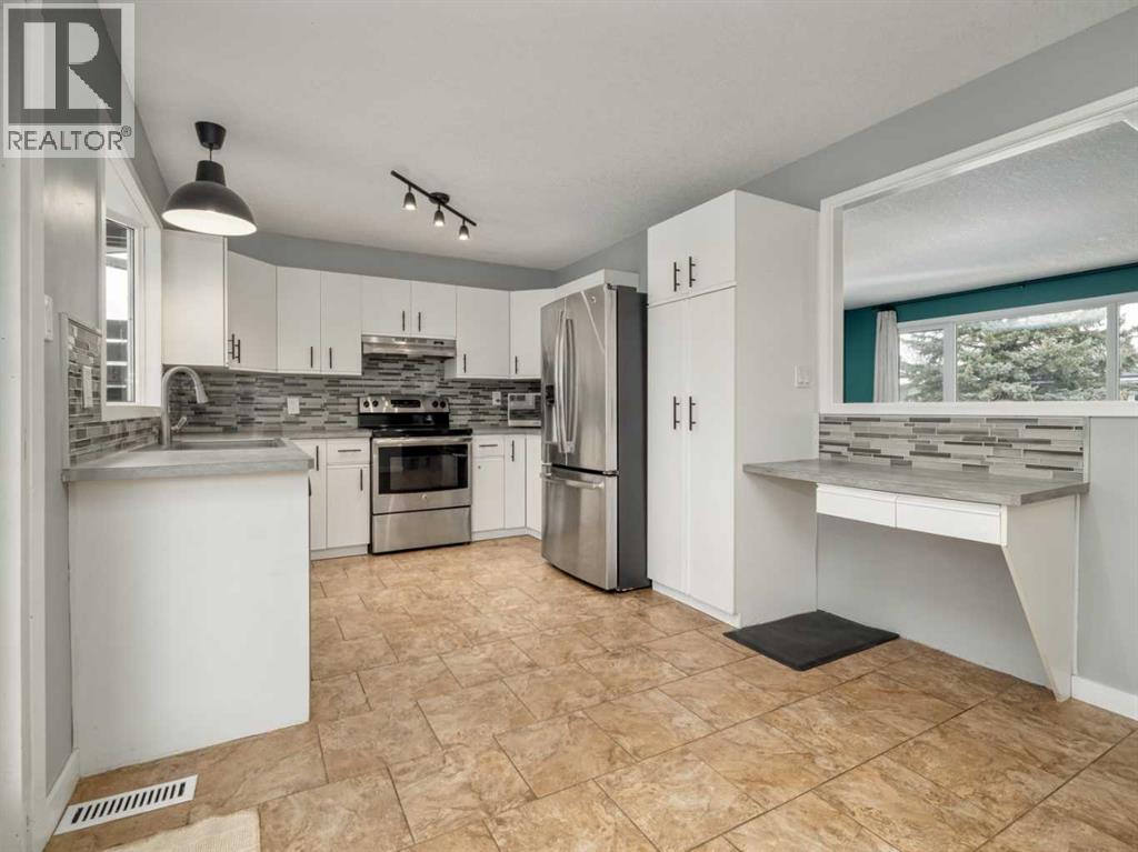 137 Pensacola Court W, Lethbridge, Alberta  T1K 4R7 - Photo 11 - A2289953