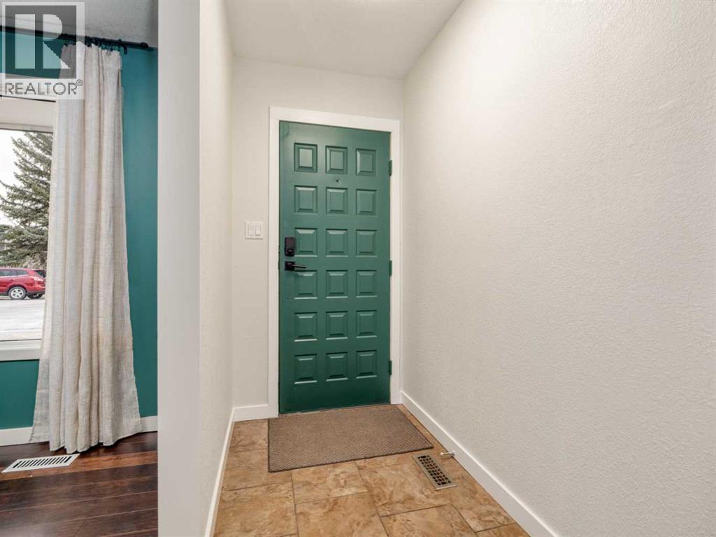 137 Pensacola Court W, Lethbridge, Alberta  T1K 4R7 - Photo 5 - A2289953