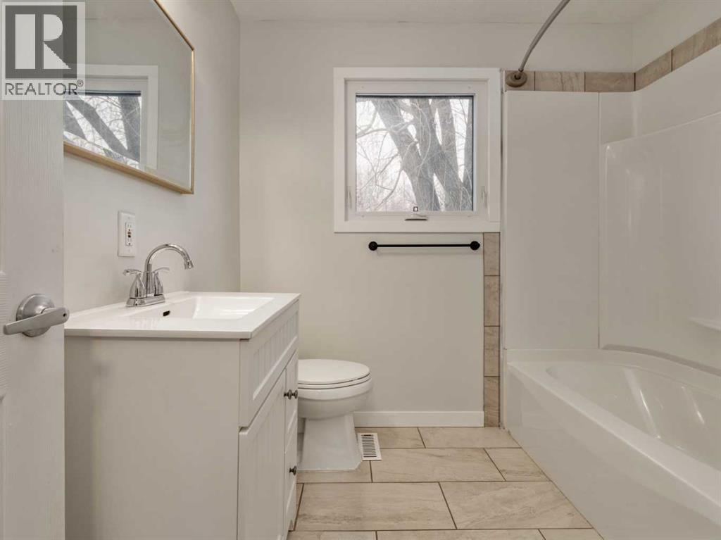 137 Pensacola Court W, Lethbridge, Alberta  T1K 4R7 - Photo 22 - A2289953