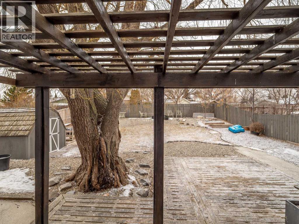 137 Pensacola Court W, Lethbridge, Alberta  T1K 4R7 - Photo 37 - A2289953