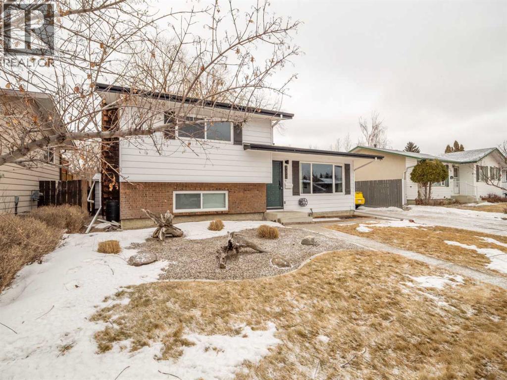 137 Pensacola Court W, Lethbridge, Alberta  T1K 4R7 - Photo 2 - A2289953