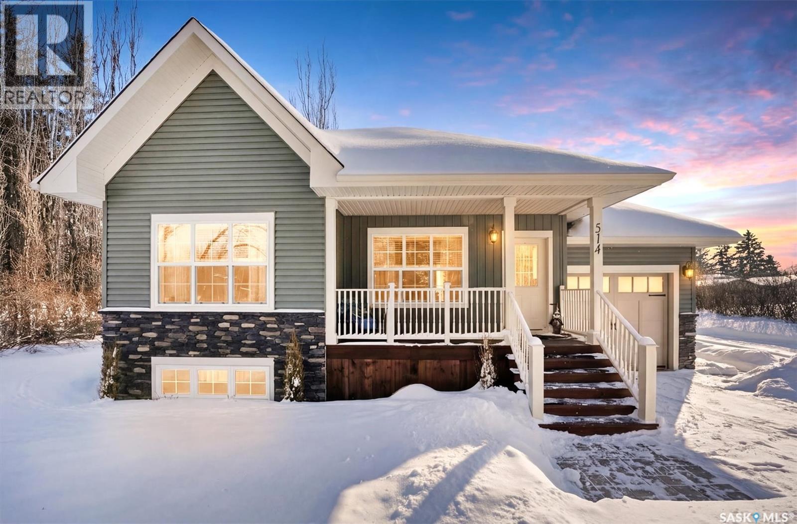 514 Railway Street E, Hepburn, Saskatchewan S0K 1Z0 - Photo 2 - SK029111