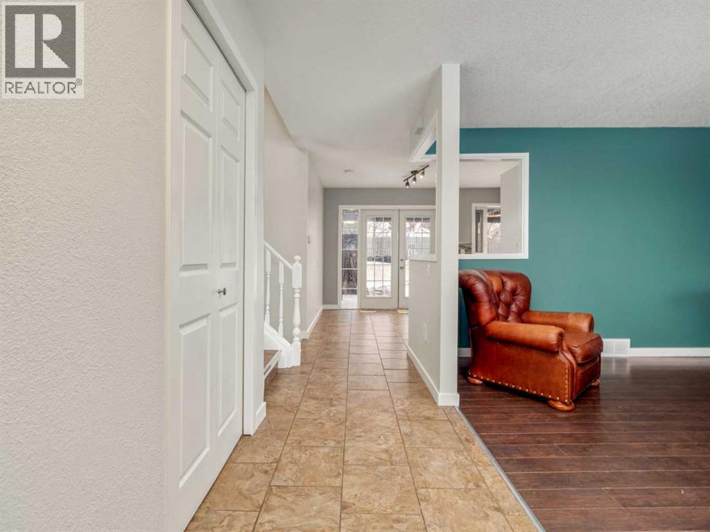 137 Pensacola Court W, Lethbridge, Alberta  T1K 4R7 - Photo 4 - A2289953