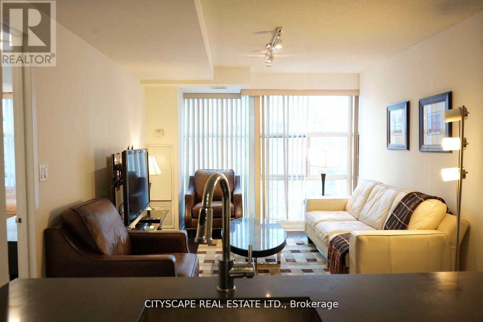 1801 - 11 St Joseph Street, Toronto, Ontario  M4Y 3G4 - Photo 4 - C12844816