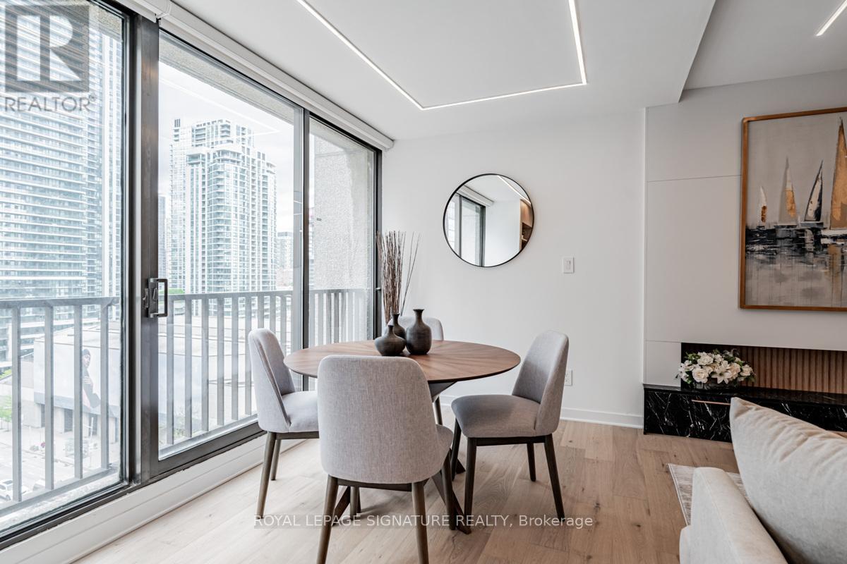 1035 - 33 Harbour Square, Toronto, Ontario  M5J 2G2 - Photo 18 - C12844832