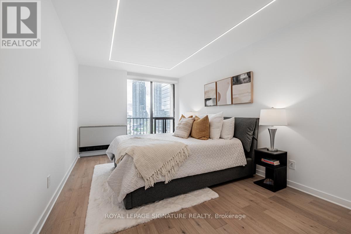 1035 - 33 Harbour Square, Toronto, Ontario  M5J 2G2 - Photo 22 - C12844832