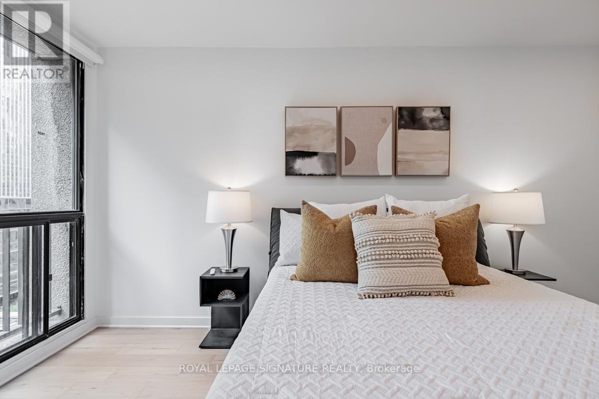 1035 - 33 Harbour Square, Toronto, Ontario  M5J 2G2 - Photo 27 - C12844832