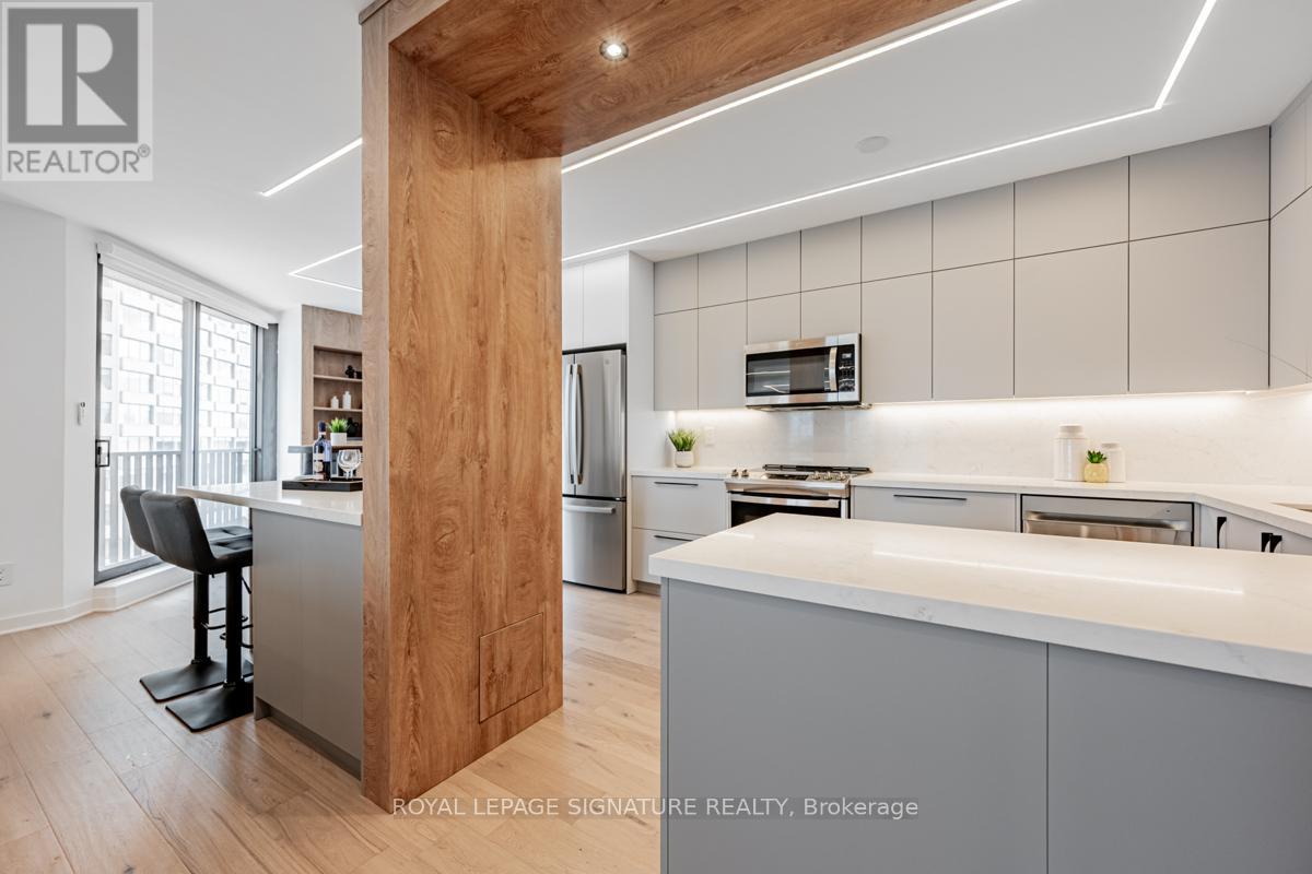 1035 - 33 Harbour Square, Toronto, Ontario  M5J 2G2 - Photo 3 - C12844832