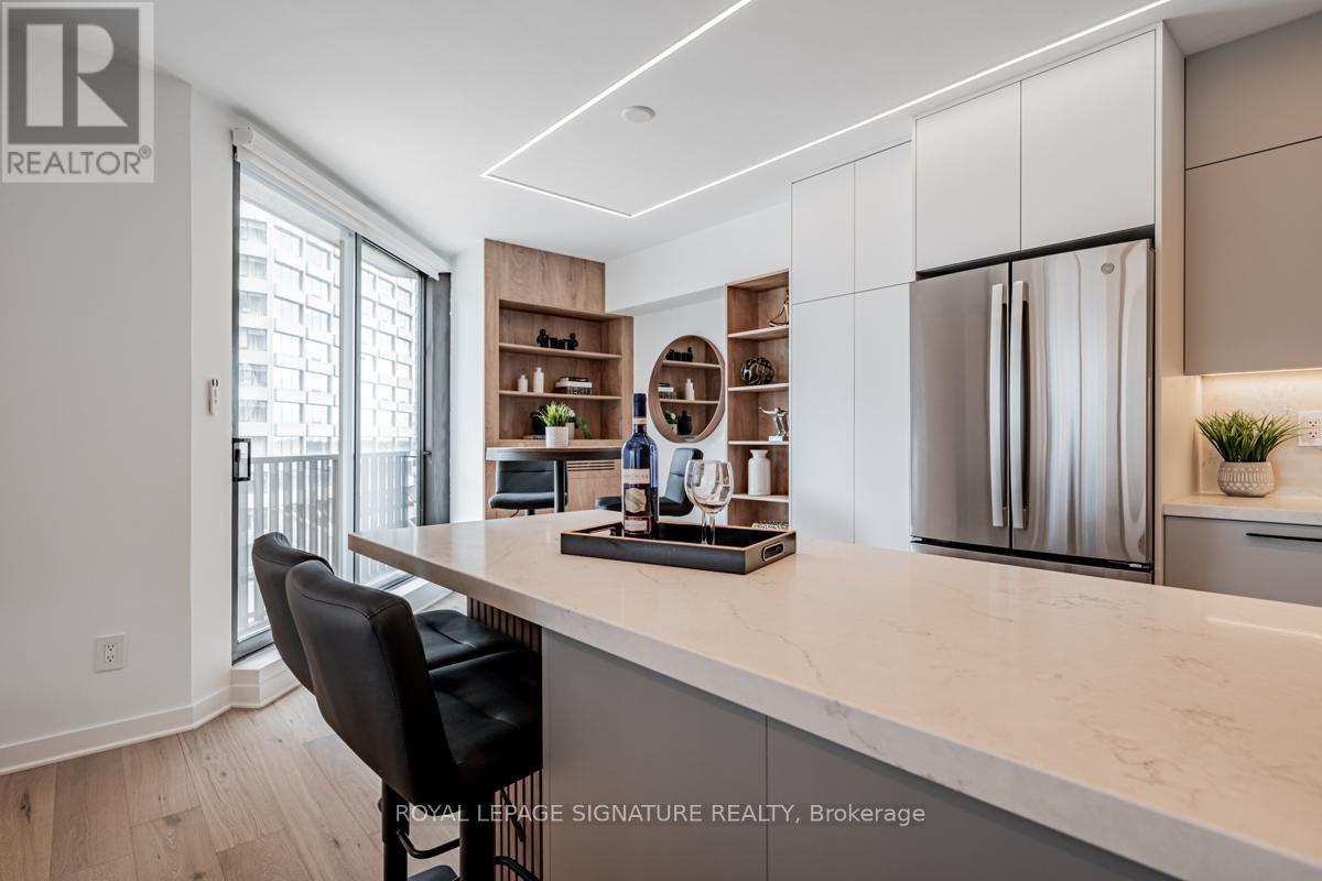 1035 - 33 Harbour Square, Toronto, Ontario  M5J 2G2 - Photo 9 - C12844832