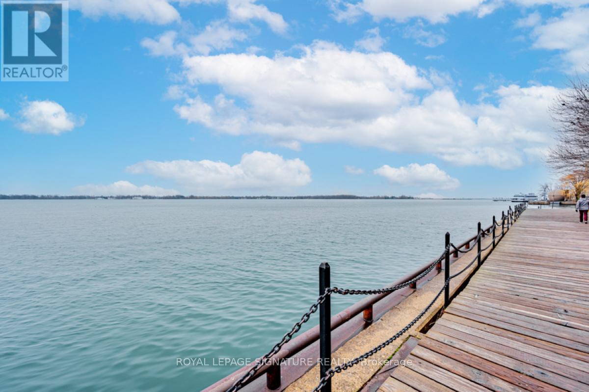 1035 - 33 Harbour Square, Toronto (Waterfront Communities), Ontario  M5J 2G2 - Photo 33 - C12844936