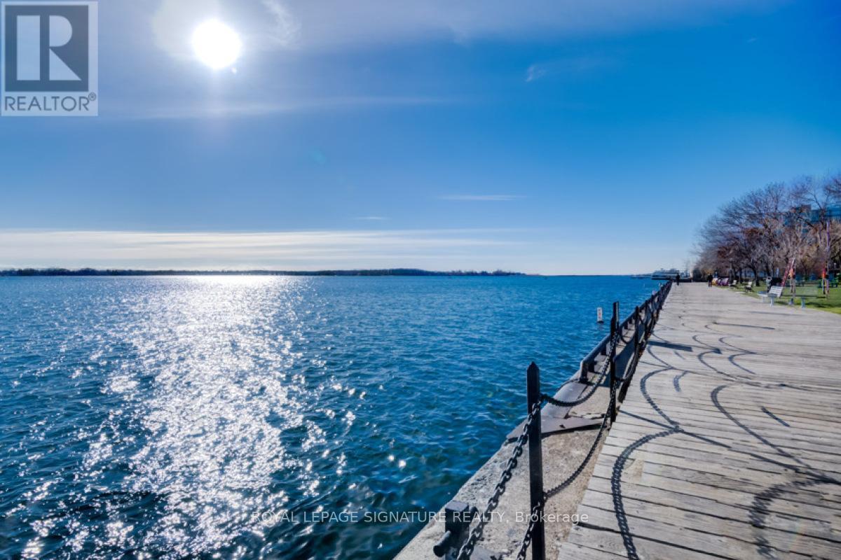 1035 - 33 Harbour Square, Toronto (Waterfront Communities), Ontario  M5J 2G2 - Photo 39 - C12844936