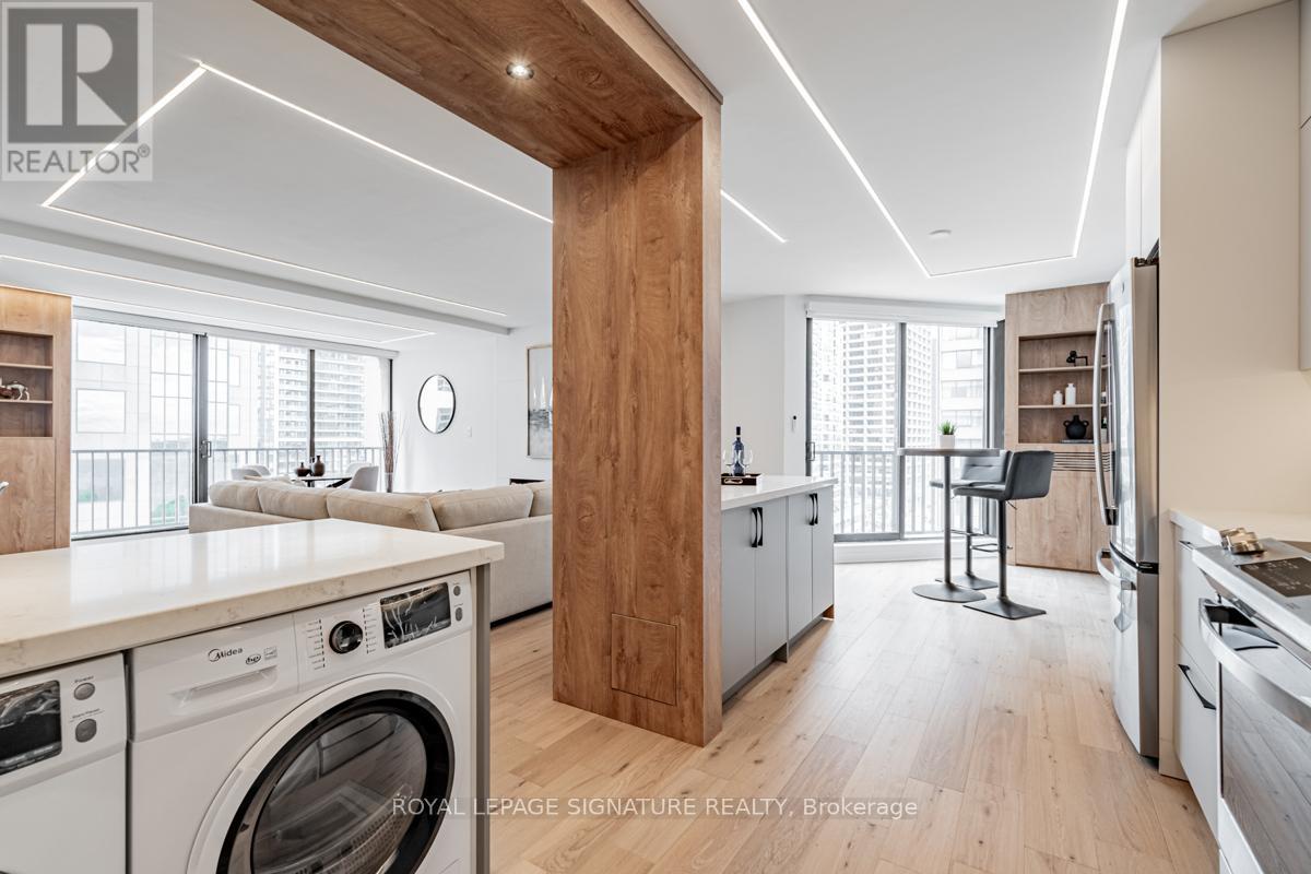 1035 - 33 Harbour Square, Toronto (Waterfront Communities), Ontario  M5J 2G2 - Photo 6 - C12844936