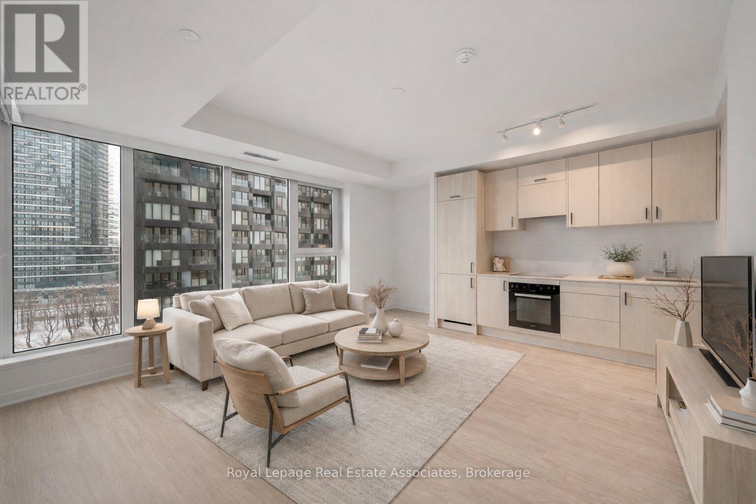 1004 - 1 Quarrington Lane, Toronto, Ontario  M3C 0S4 - Photo 2 - C12844960