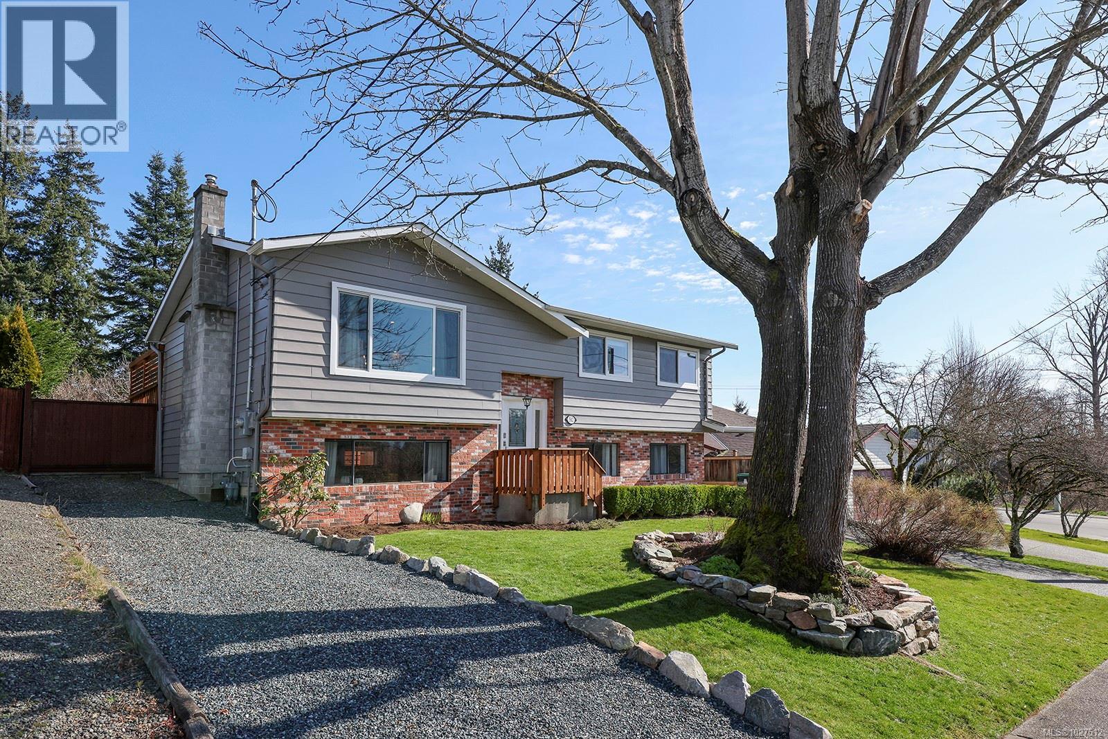 512 Brooklyn Pl, Comox, British Columbia  V9M 3G6 - Photo 2 - 1027512