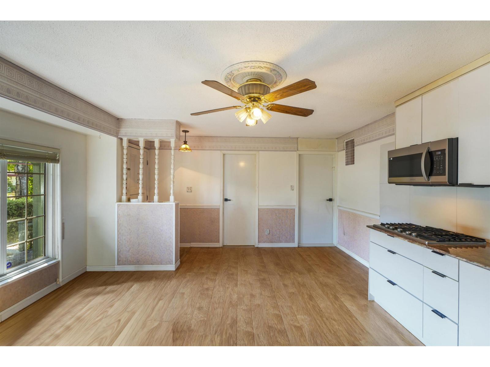 14957 Kew Drive, Surrey, British Columbia  V3R 4Y1 - Photo 10 - R3090953