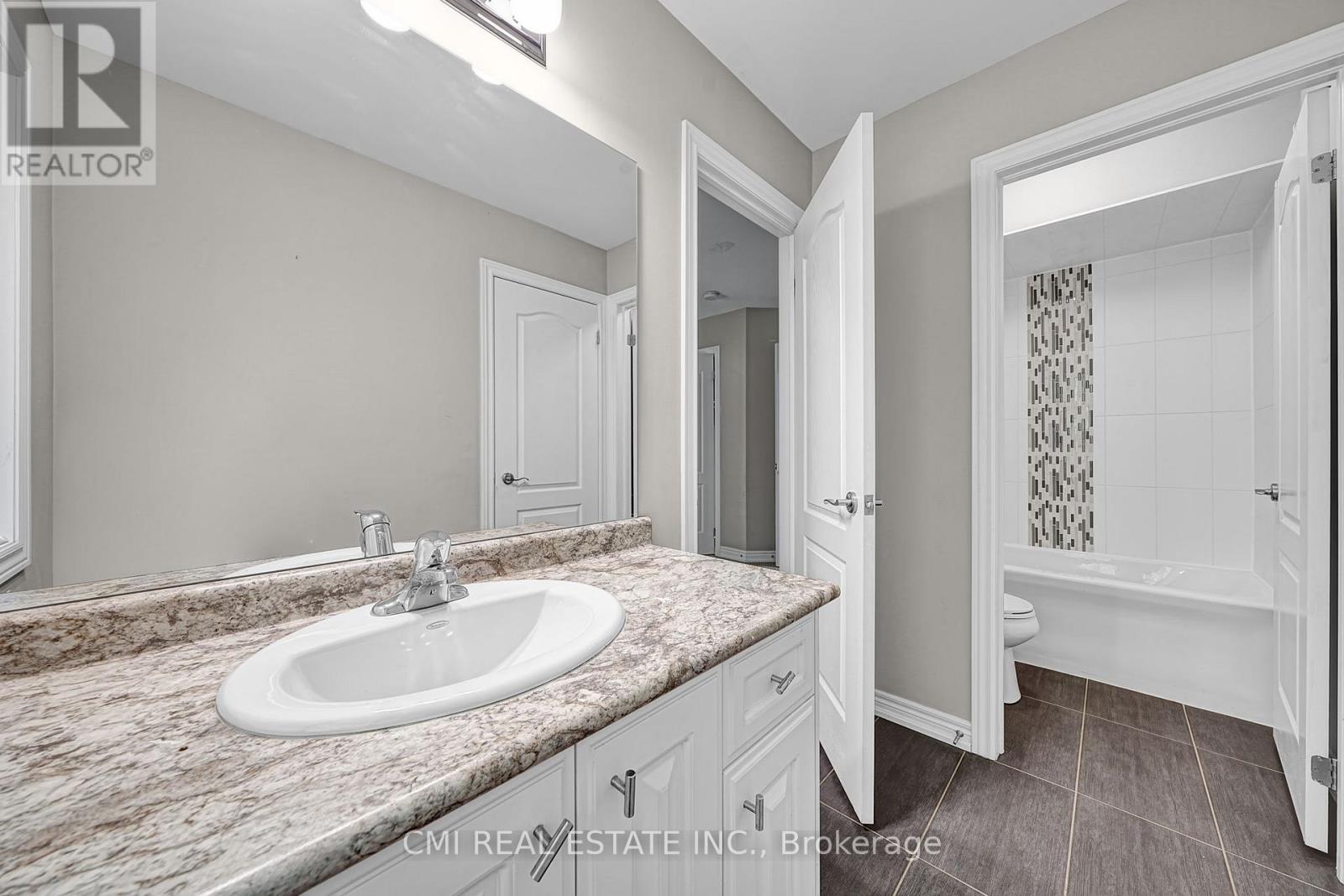 21 Scotia Road, Georgina, Ontario  L0E 1R0 - Photo 29 - N12844746