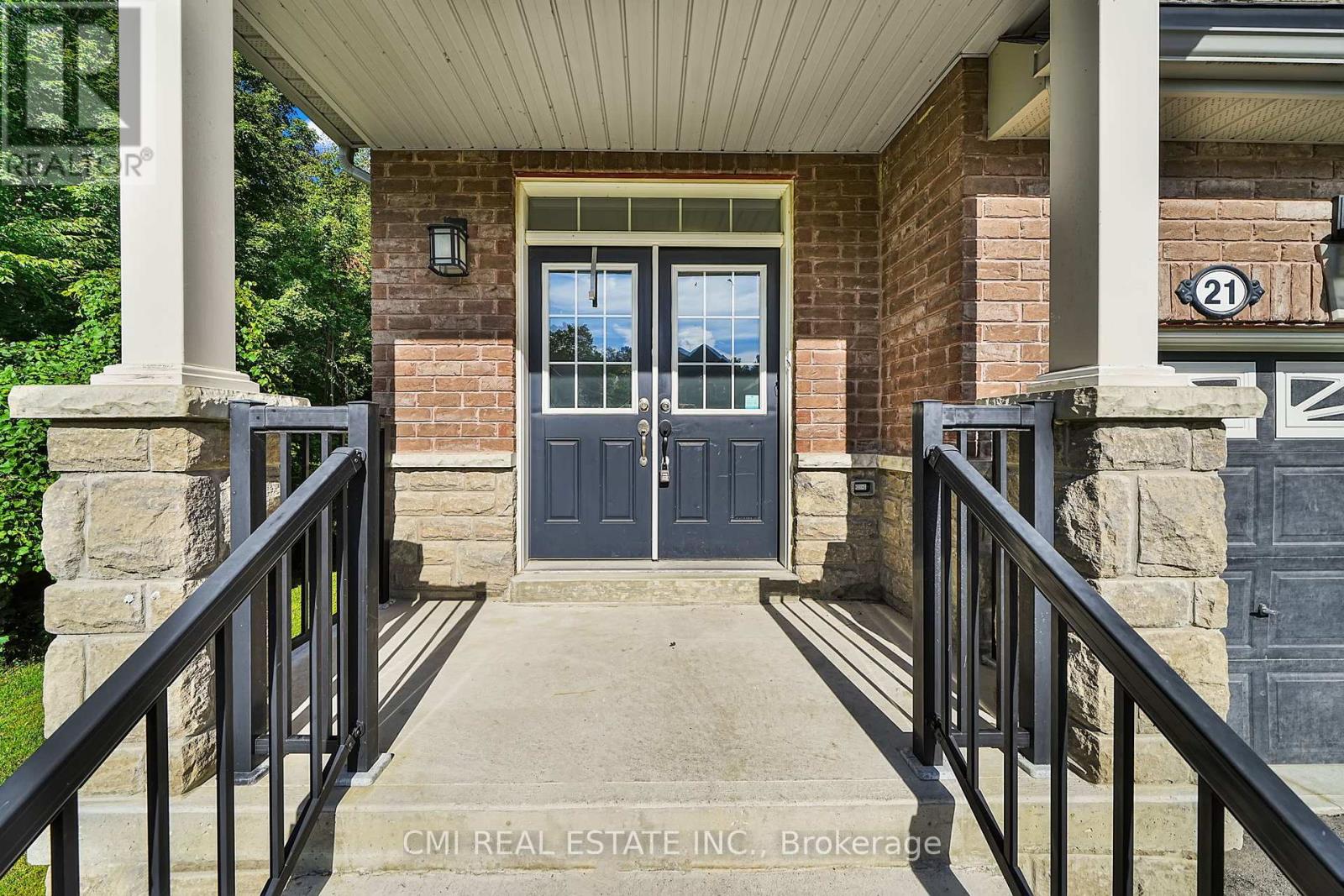 21 Scotia Road, Georgina, Ontario  L0E 1R0 - Photo 4 - N12844746