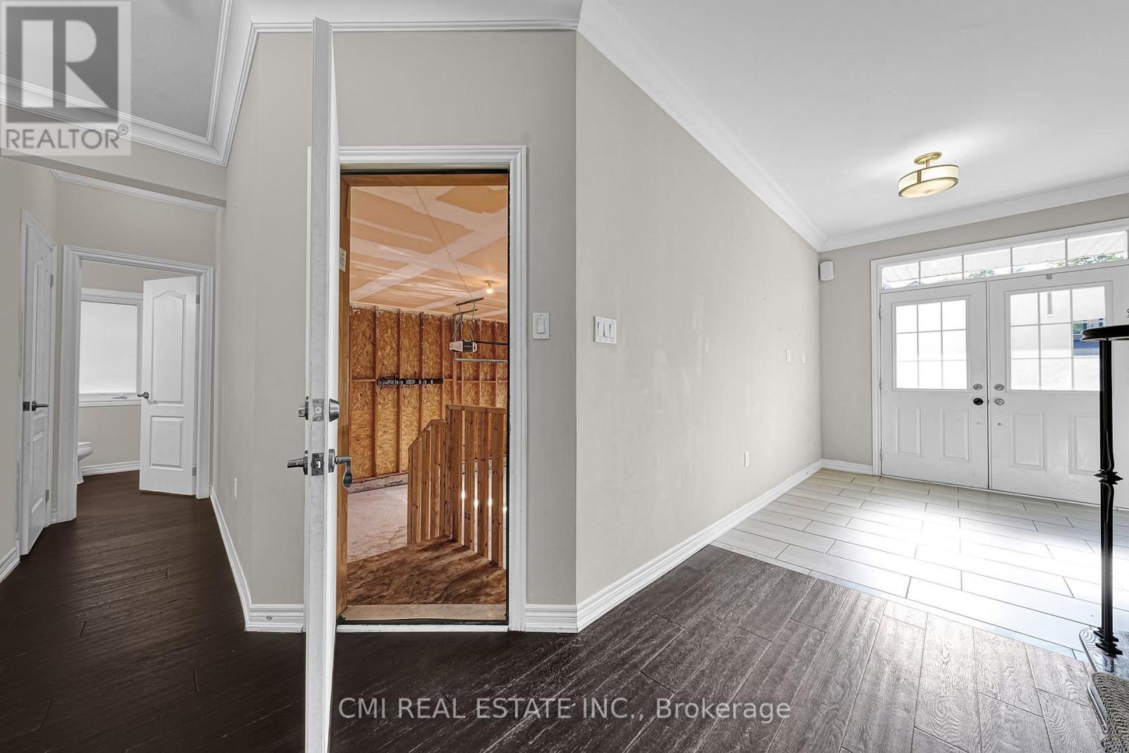 21 Scotia Road, Georgina, Ontario  L0E 1R0 - Photo 8 - N12844746