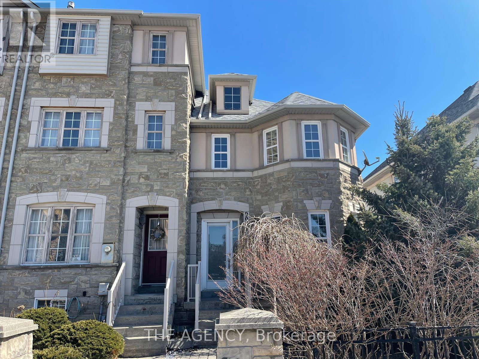 9031 YONGE STREET, Richmond Hill, Ontario