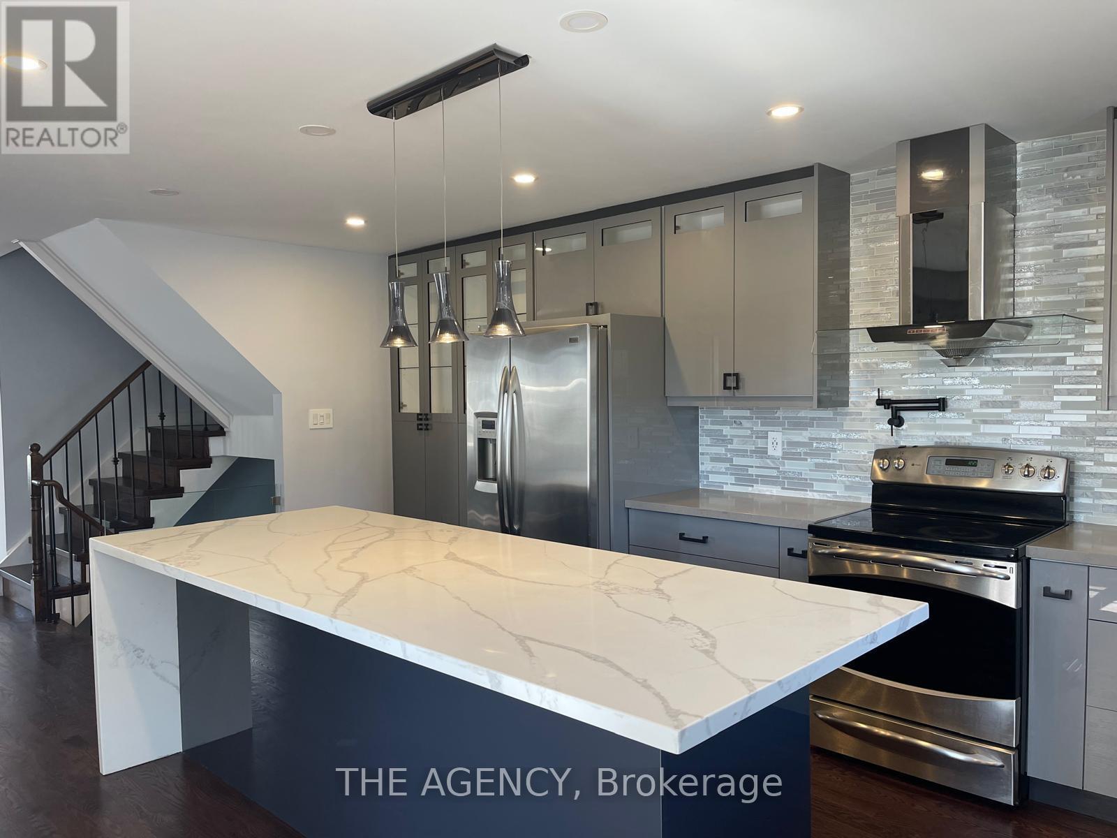 9031 Yonge Street, Richmond Hill (Langstaff), Ontario  L4C 0L2 - Photo 13 - N12844844