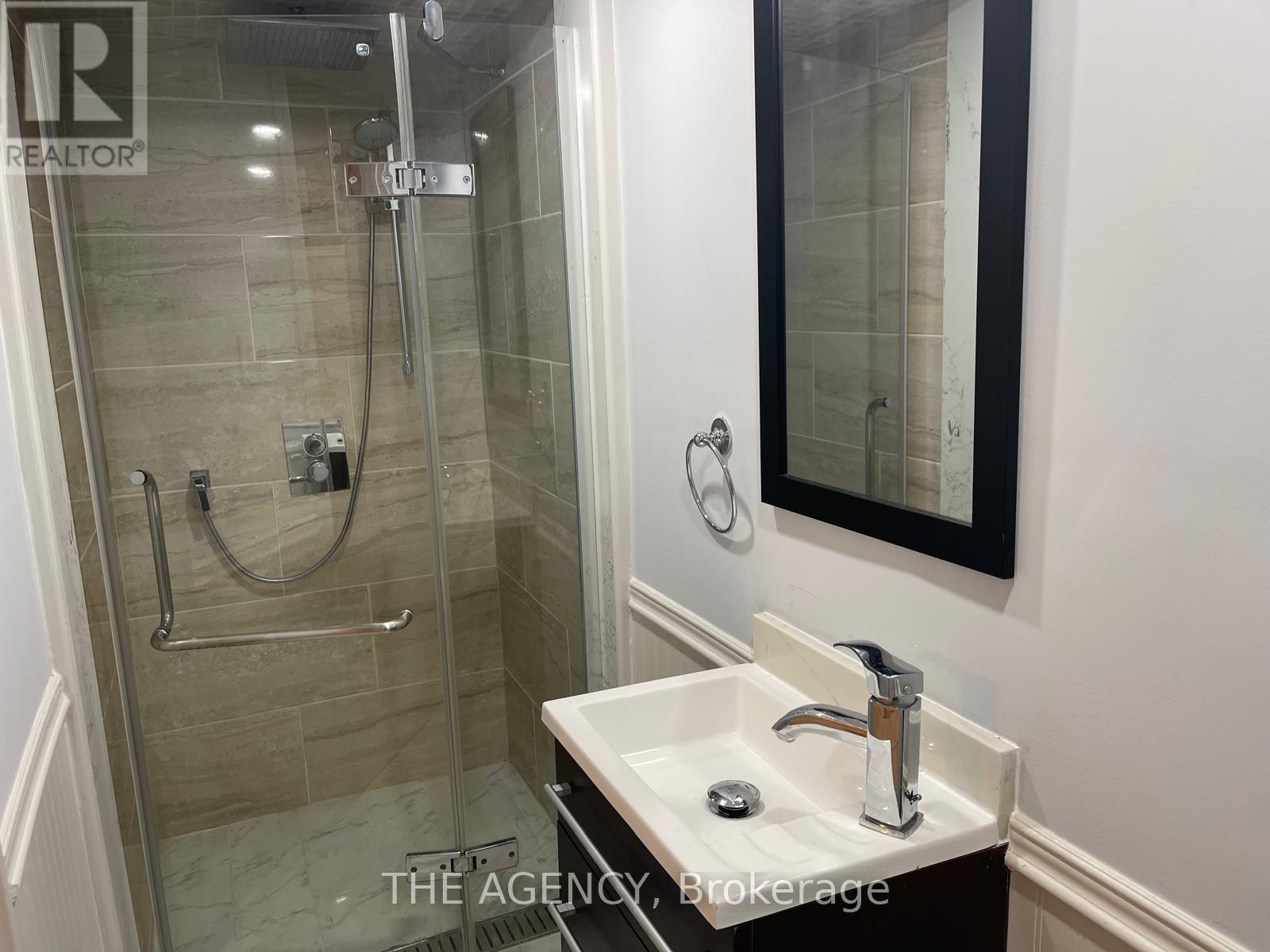 9031 Yonge Street, Richmond Hill (Langstaff), Ontario  L4C 0L2 - Photo 23 - N12844844