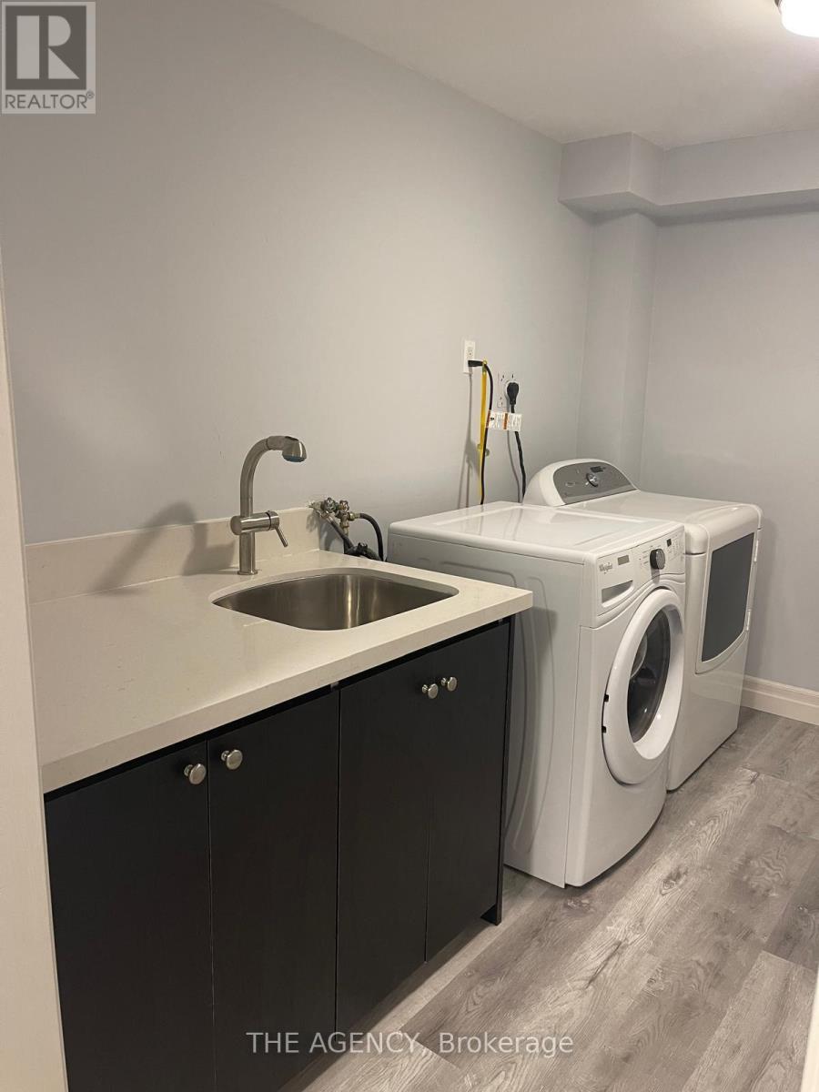 9031 Yonge Street, Richmond Hill (Langstaff), Ontario  L4C 0L2 - Photo 24 - N12844844