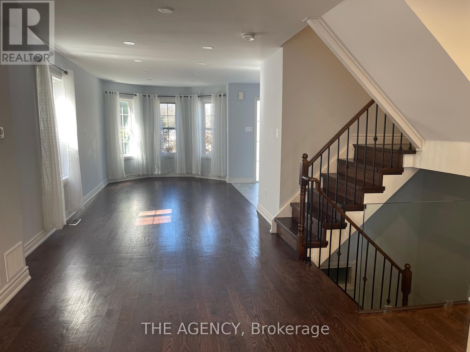 9031 Yonge Street, Richmond Hill (Langstaff), Ontario  L4C 0L2 - Photo 7 - N12844844