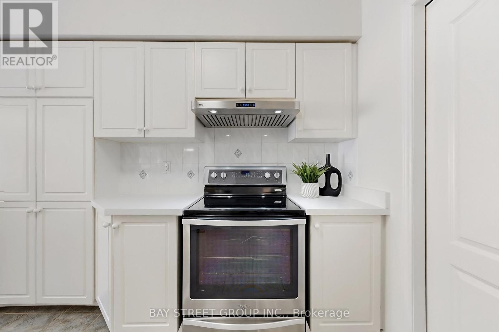 103 Colesbrook Road, Richmond Hill, Ontario  L4S 2G3 - Photo 13 - N12844928