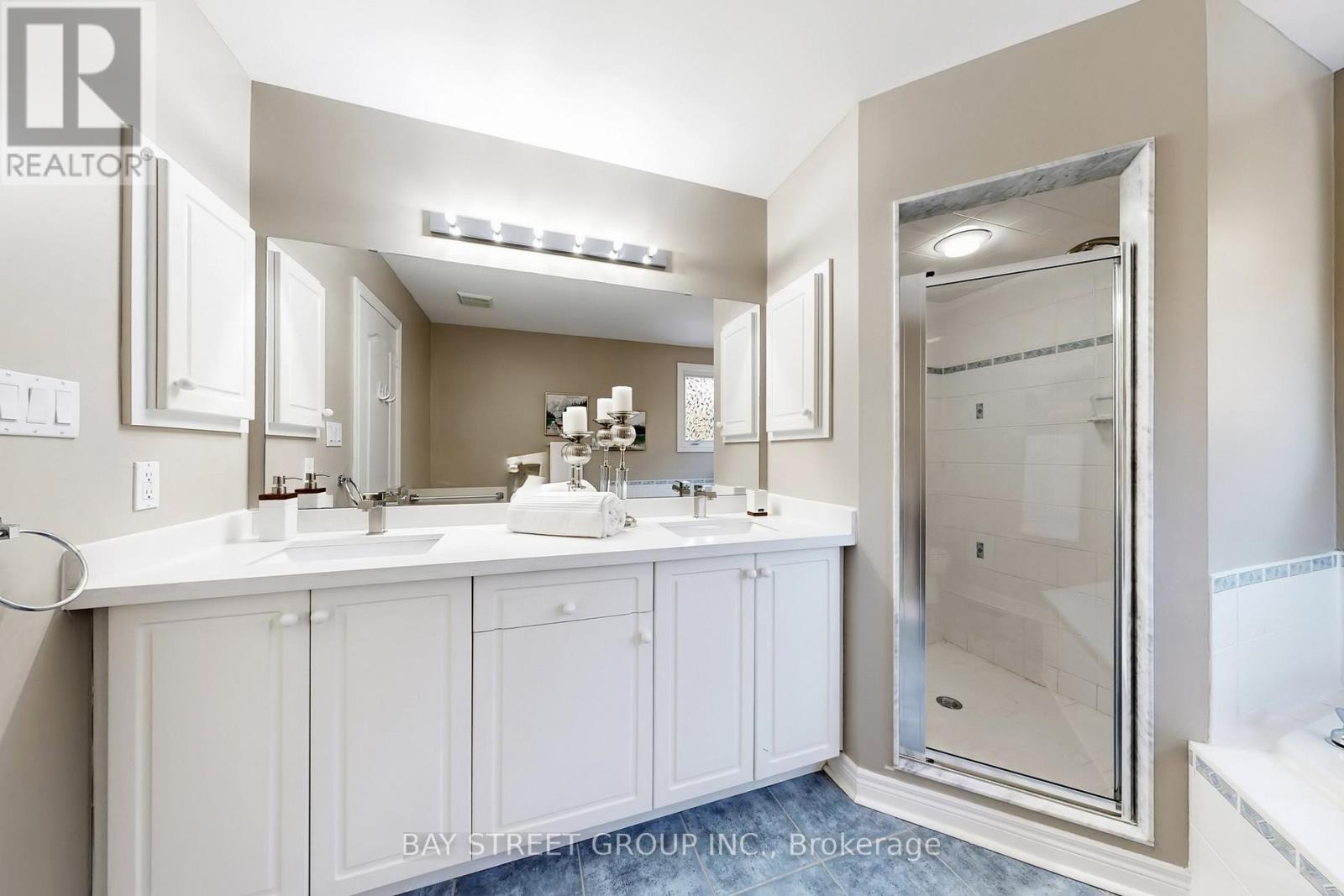 103 Colesbrook Road, Richmond Hill, Ontario  L4S 2G3 - Photo 23 - N12844928