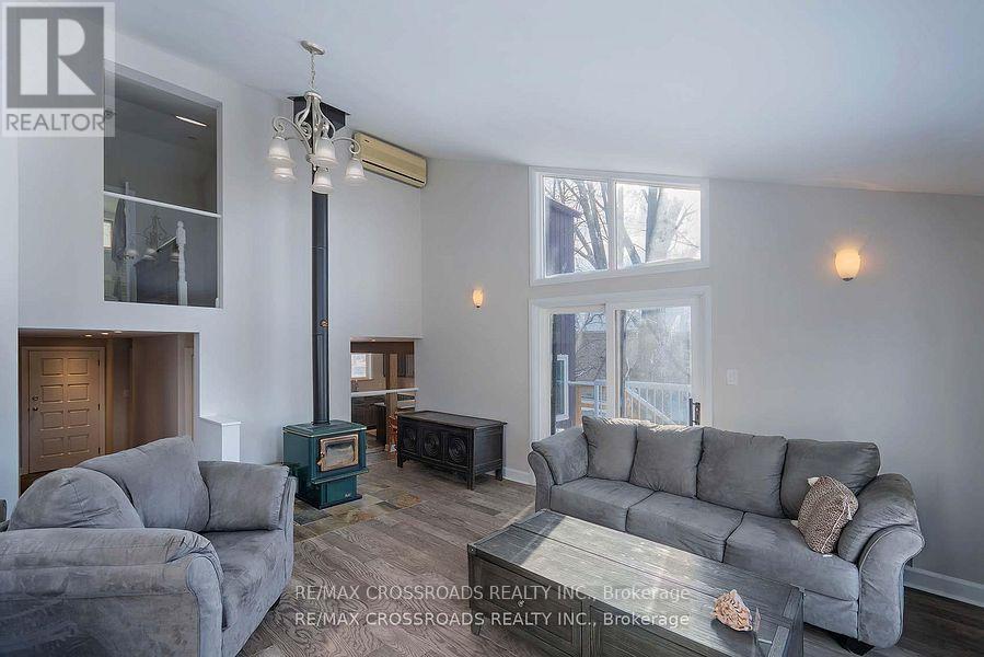 2 Sandlewood Trail, Ramara, Ontario  L0K 1B0 - Photo 10 - S12844866