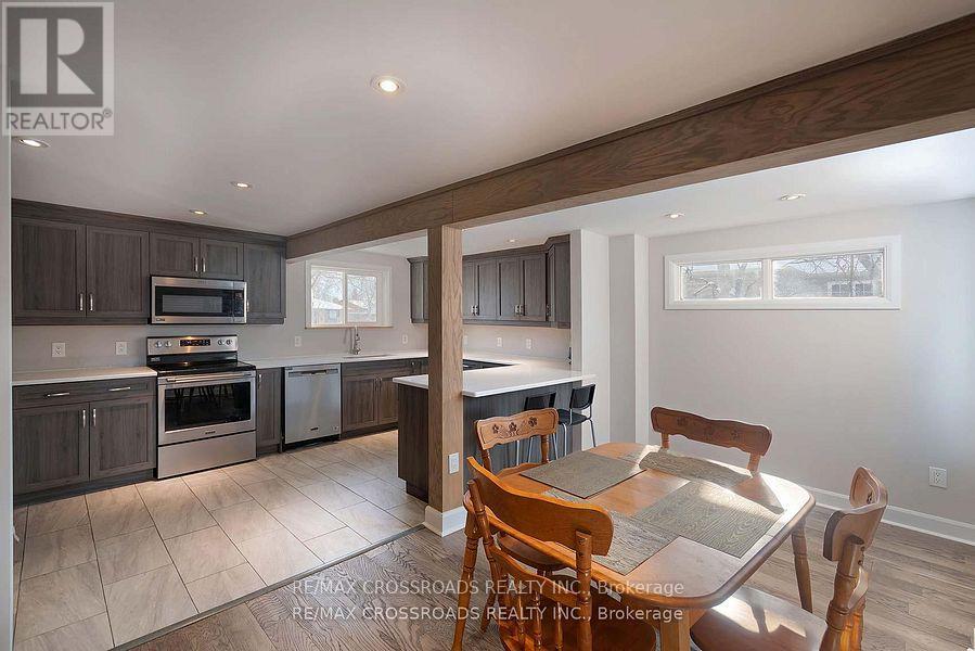 2 Sandlewood Trail, Ramara, Ontario  L0K 1B0 - Photo 19 - S12844866