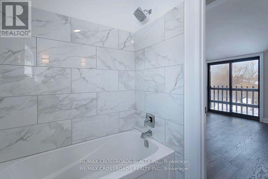 2 Sandlewood Trail, Ramara, Ontario  L0K 1B0 - Photo 25 - S12844866