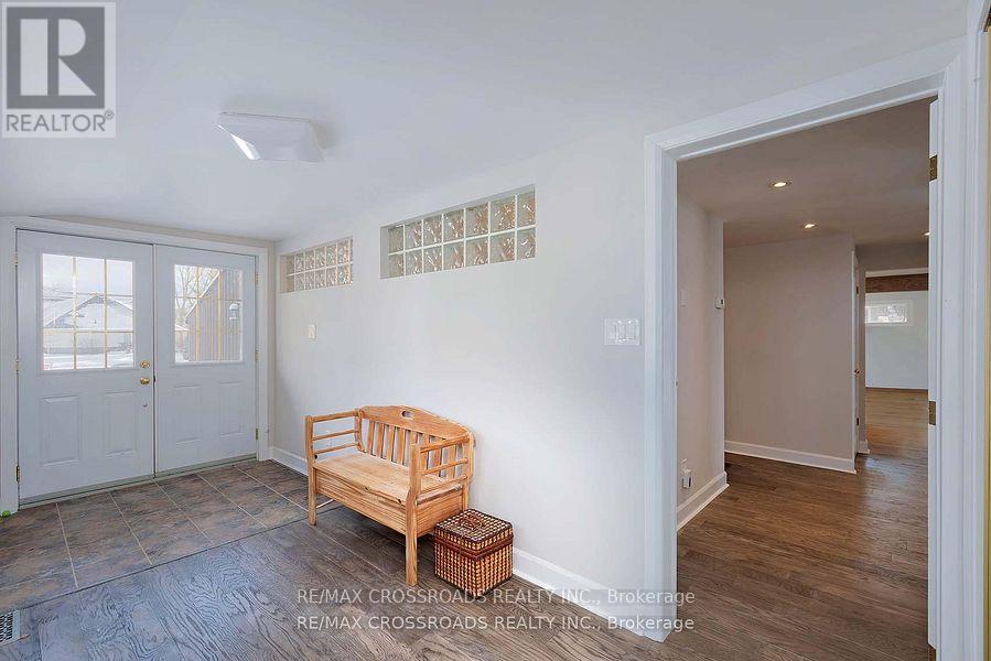 2 Sandlewood Trail, Ramara, Ontario  L0K 1B0 - Photo 7 - S12844866