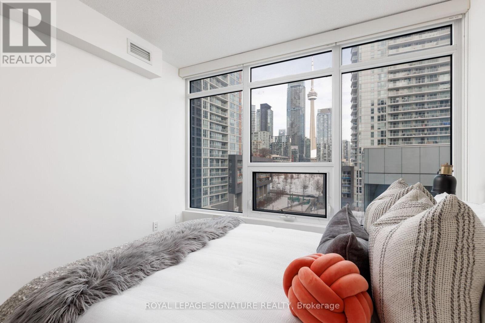 712 - 70 Queens Wharf Road, Toronto (Waterfront Communities), Ontario  M5V 0J2 - Photo 13 - C12844666