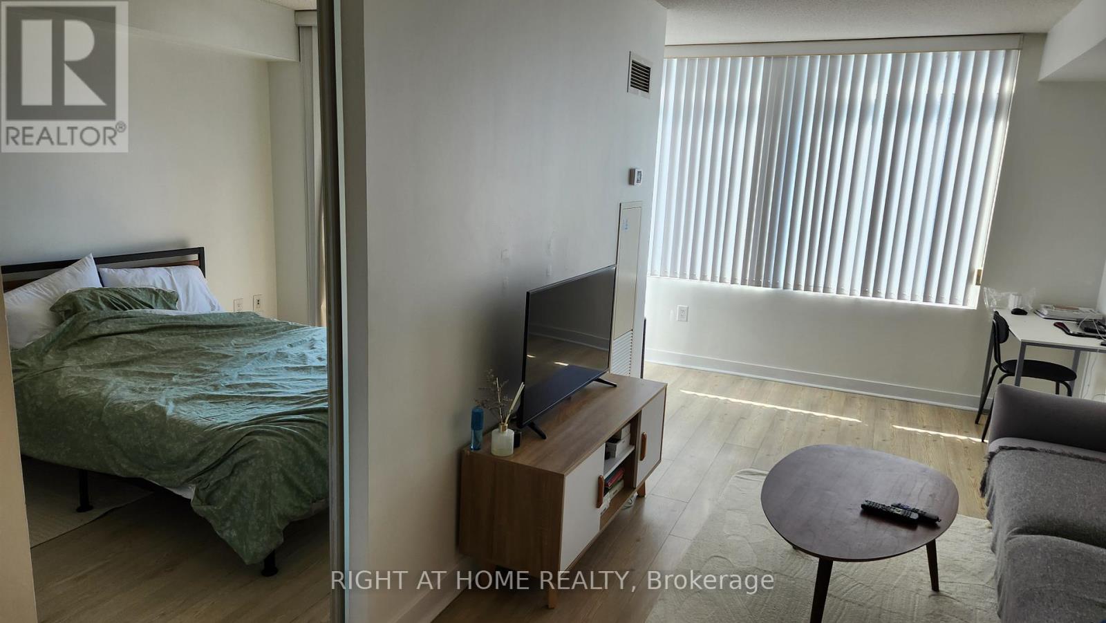 1710 - 25 Telegram Mews, Toronto, Ontario  M5V 3Z1 - Photo 5 - C12844880