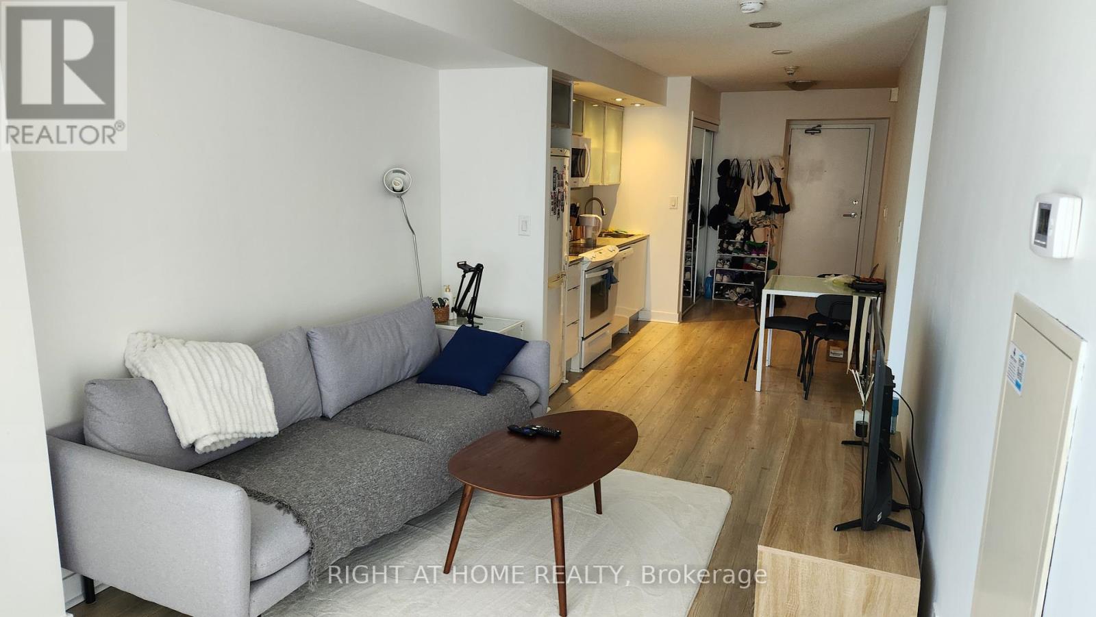 1710 - 25 Telegram Mews, Toronto, Ontario  M5V 3Z1 - Photo 9 - C12844880