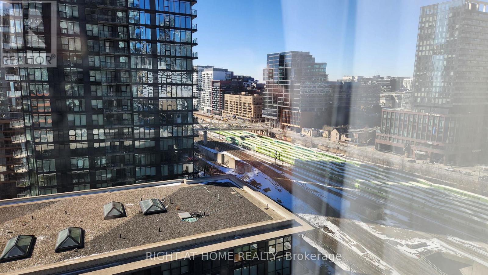 1710 - 25 Telegram Mews, Toronto, Ontario  M5V 3Z1 - Photo 8 - C12844880