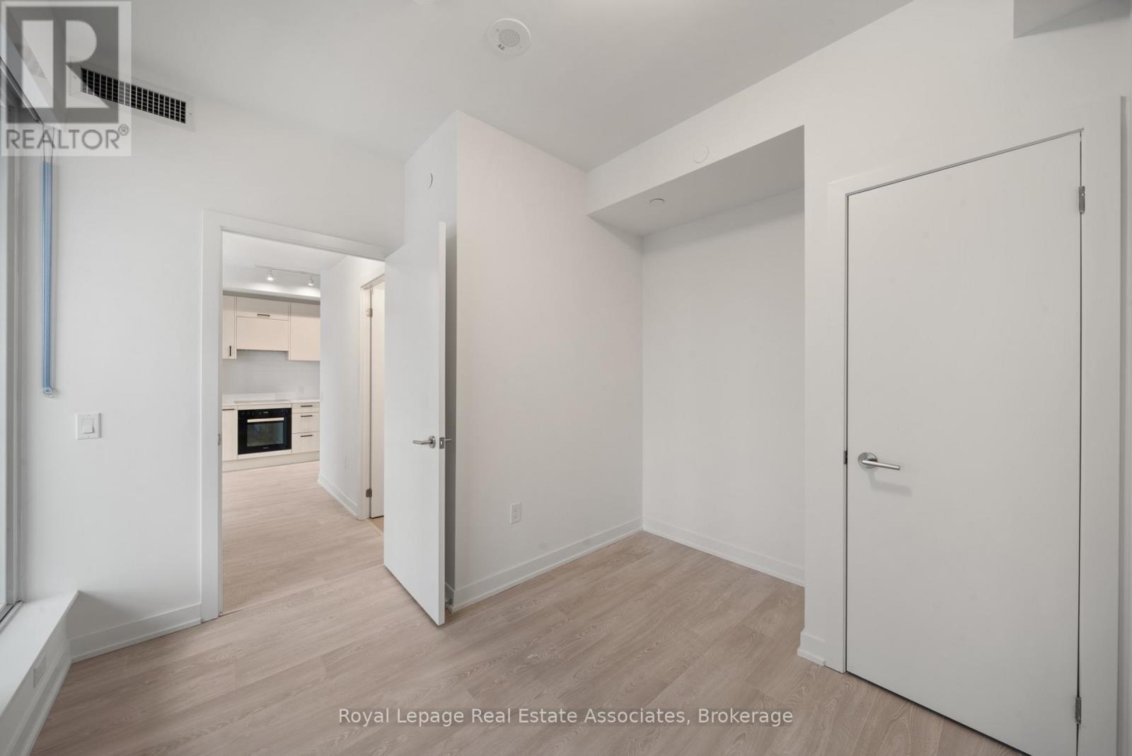 1004 - 1 Quarrington Lane, Toronto, Ontario  M3C 0S4 - Photo 14 - C12844960