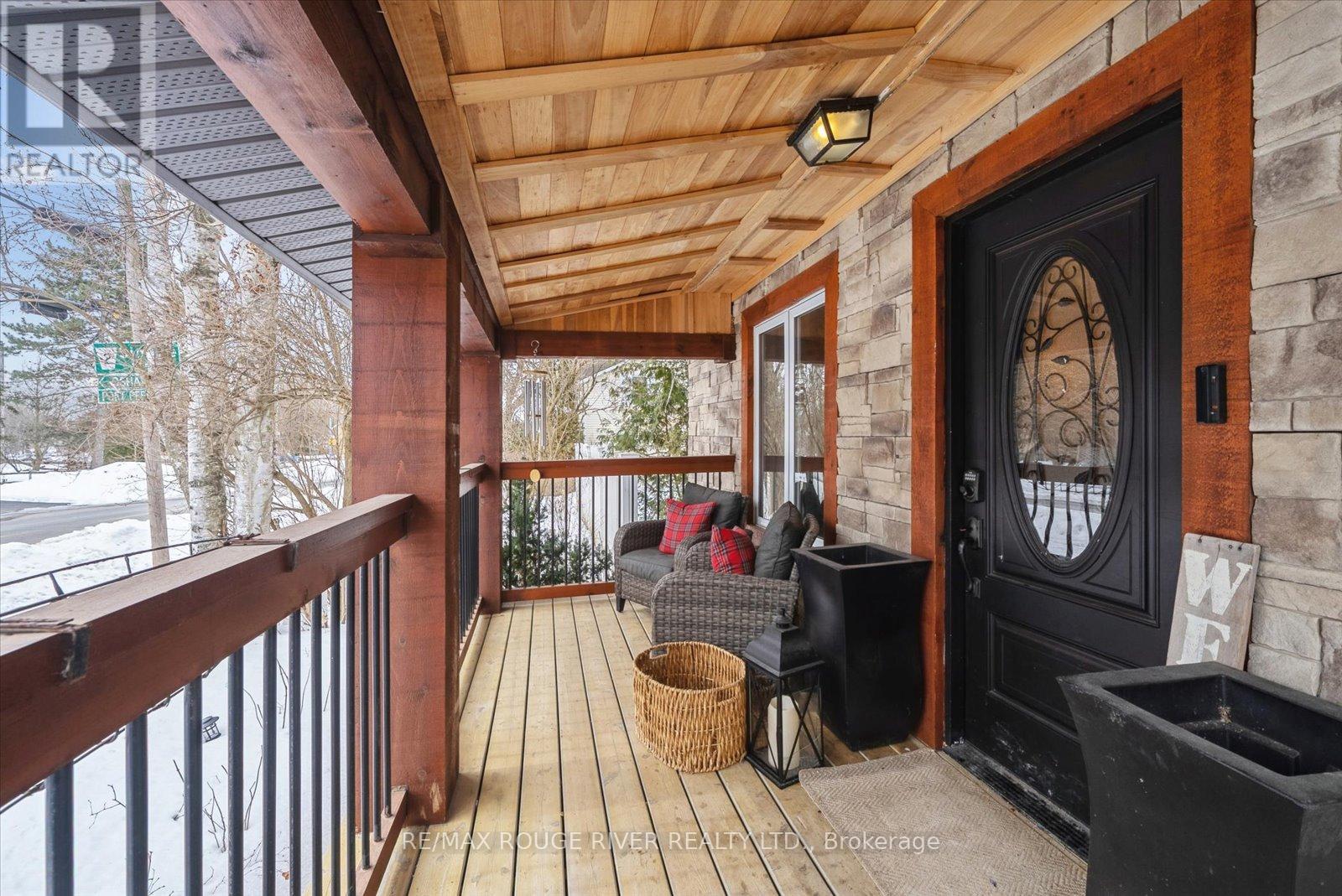 28 Columbus Road E, Oshawa (Columbus), Ontario  L1H 7K4 - Photo 3 - E12843258