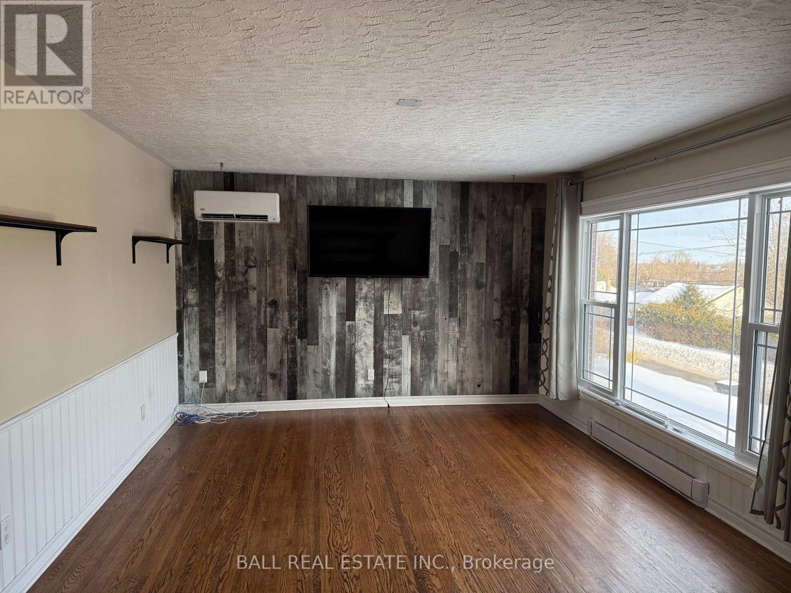 468 Bellevue Street, Peterborough, Ontario  K9H 5G6 - Photo 7 - X12812676